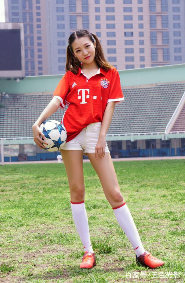 FOOTBALL-035