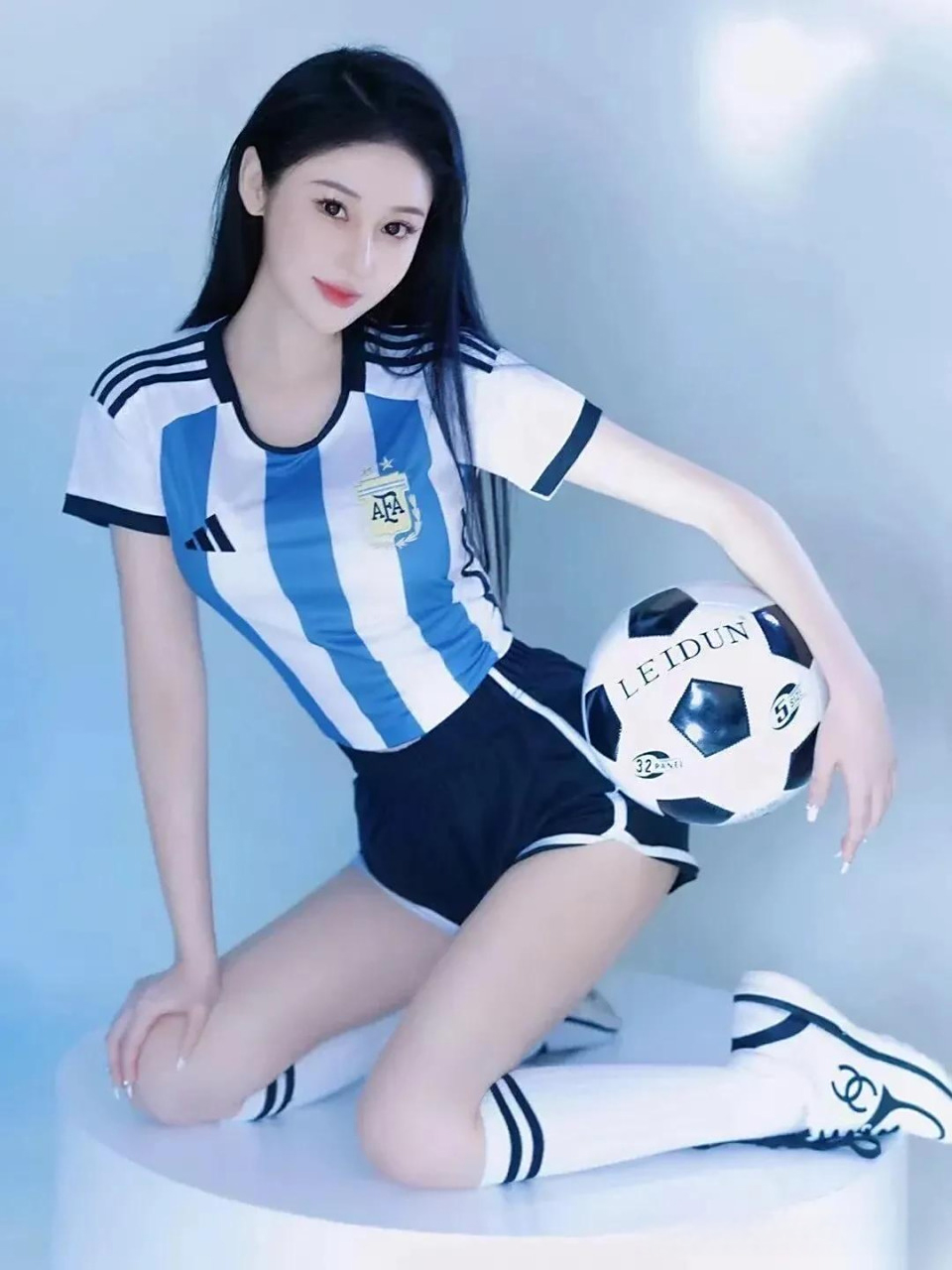 FOOTBALL-038